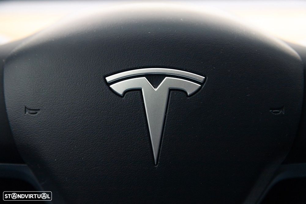 Tesla Model Y Performance Dual Motor AWD - 26