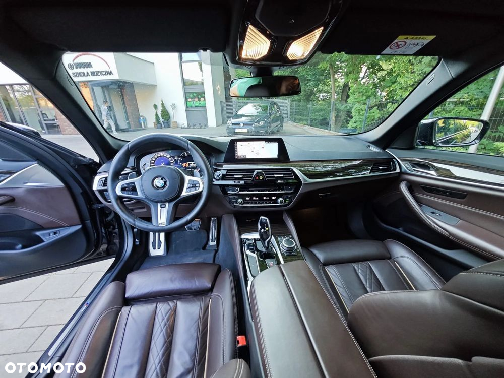 BMW Seria 5 520d M Sport - 9