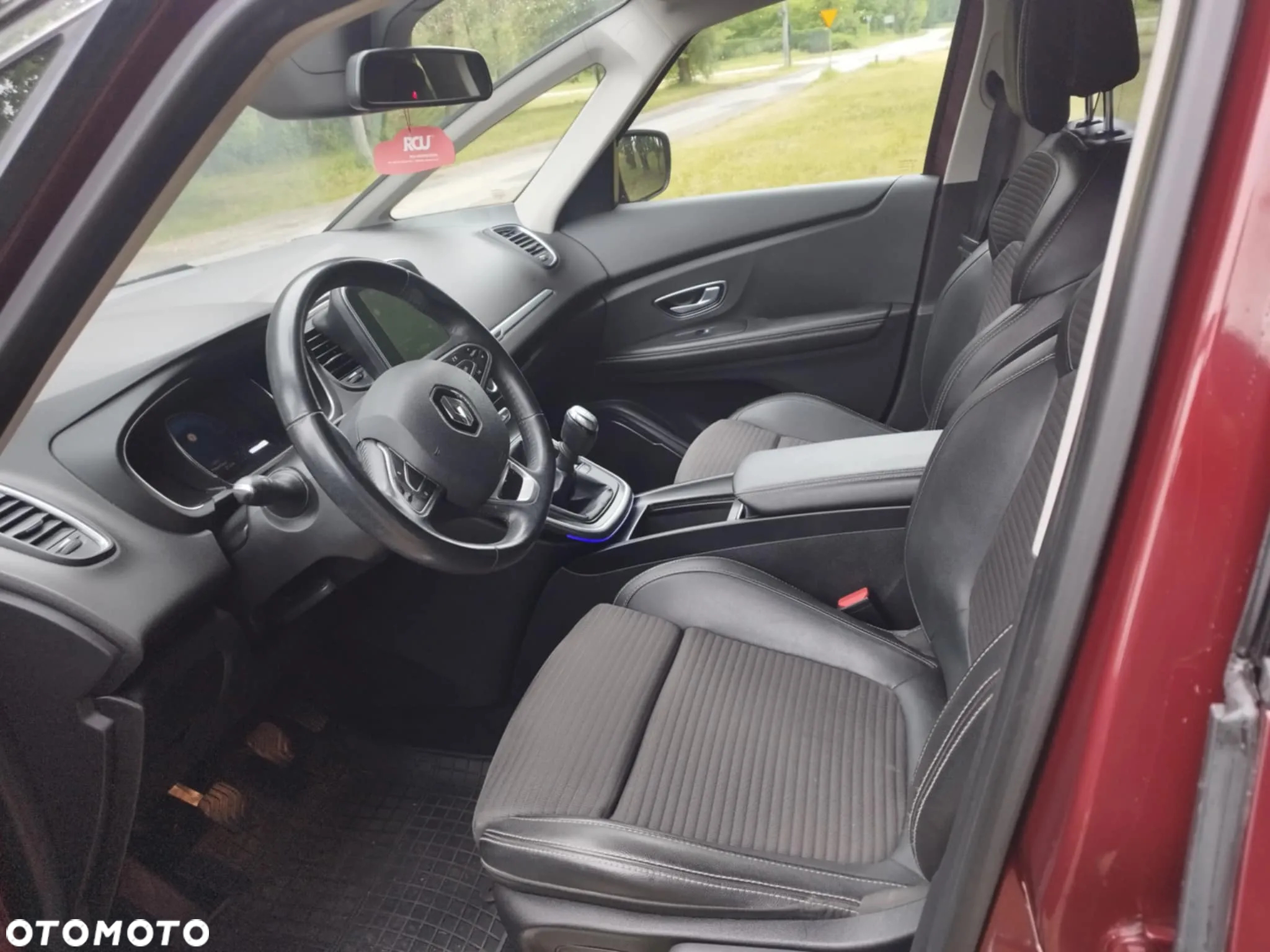 Renault Grand Scenic ENERGY TCe 130 S&S Paris - 16