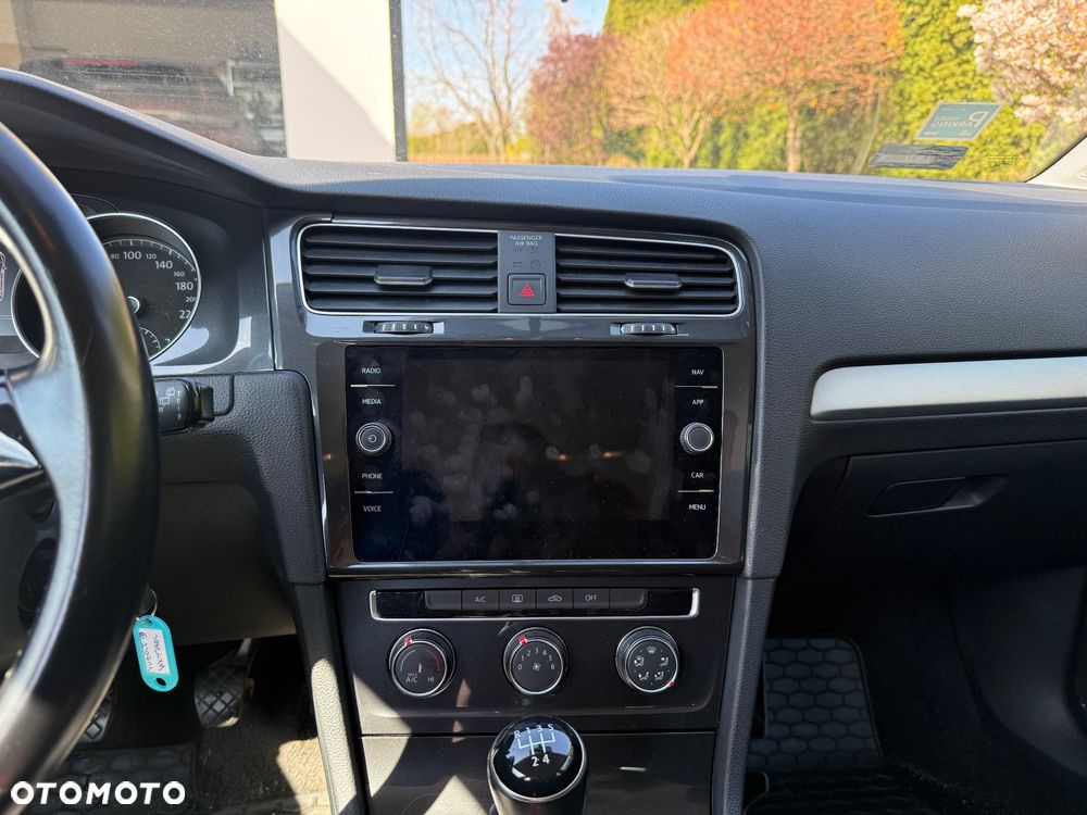 Volkswagen Golf - 13