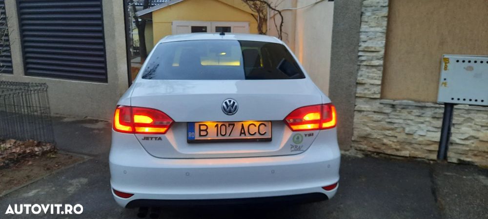 Volkswagen Jetta 1.4 TSI Highline - 2