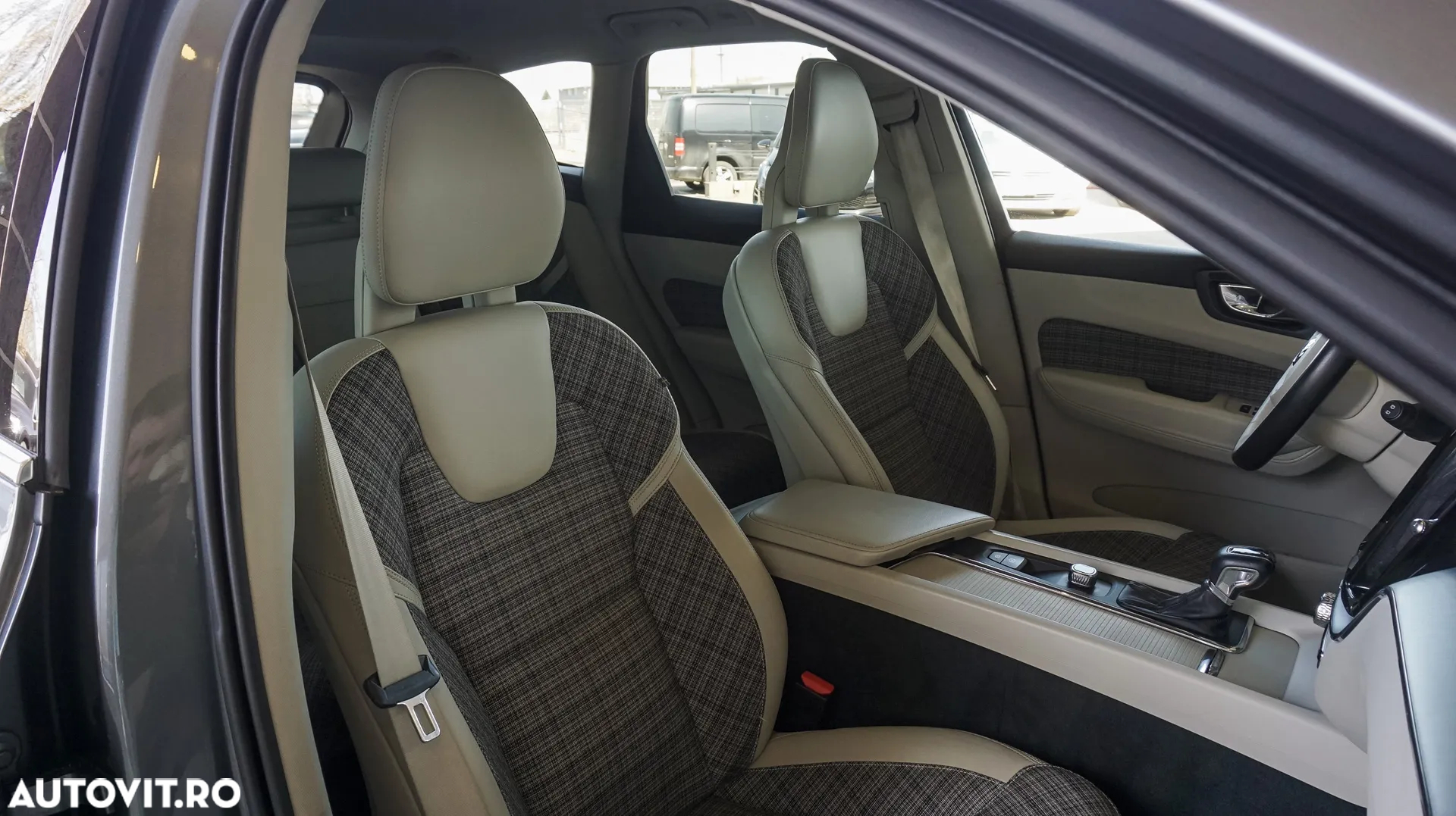 Volvo XC 60 D4 AWD Geartronic Inscription - 24