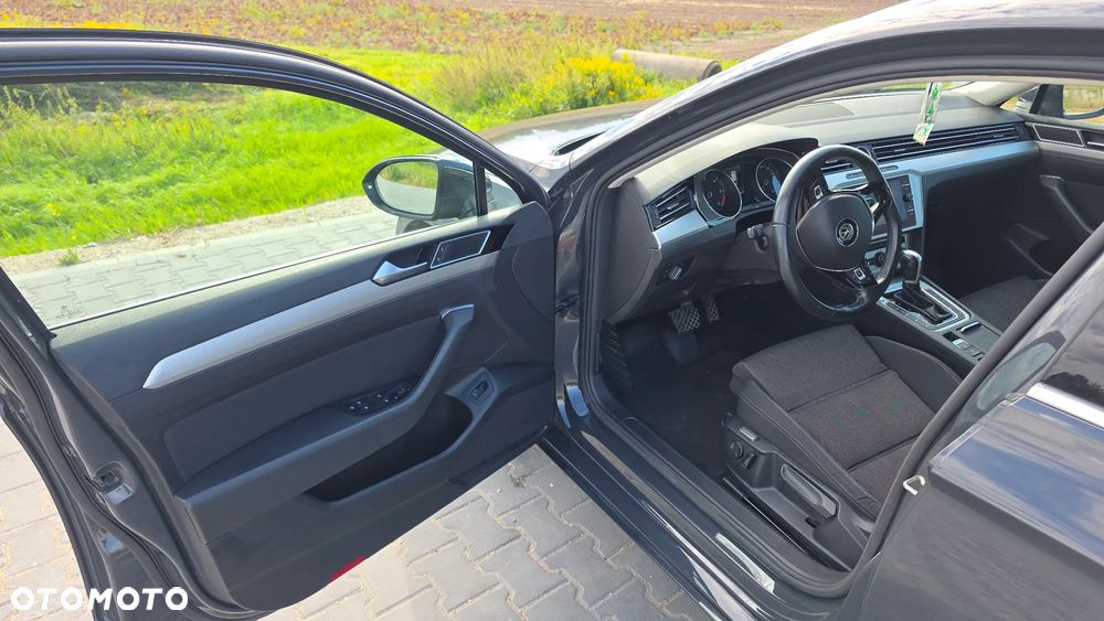 Volkswagen Passat 2.0 TDI SCR Comfortline DSG - 32