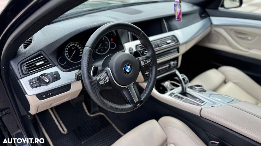 BMW Seria 5 525d xDrive - 12