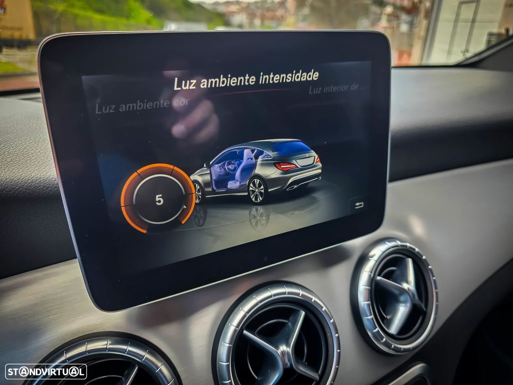 Mercedes-Benz CLA 200 d 7G-DCT AMG Line - 32