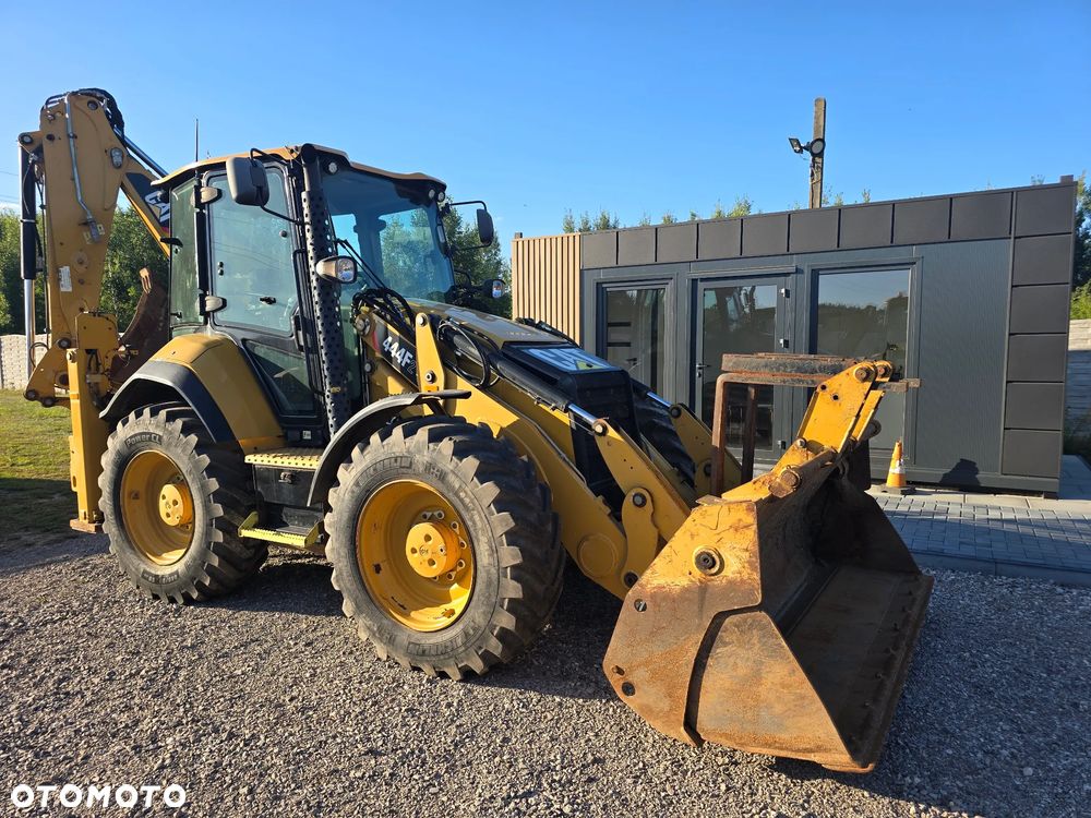 Caterpillar - 2