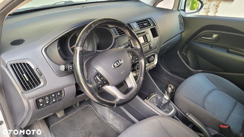 Kia Rio 1.4 Dream Team Edition - 25