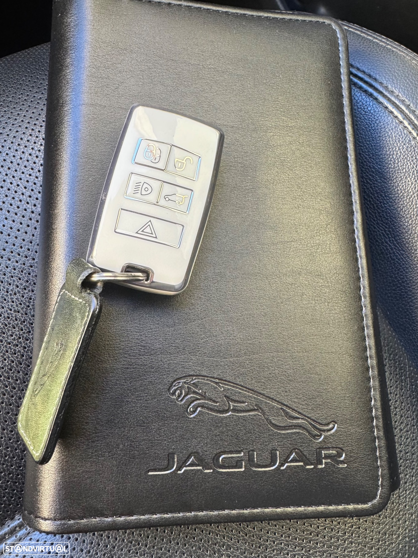 Jaguar E-Pace 2.0 i4D R-Dynamic S AWD Aut. - 17