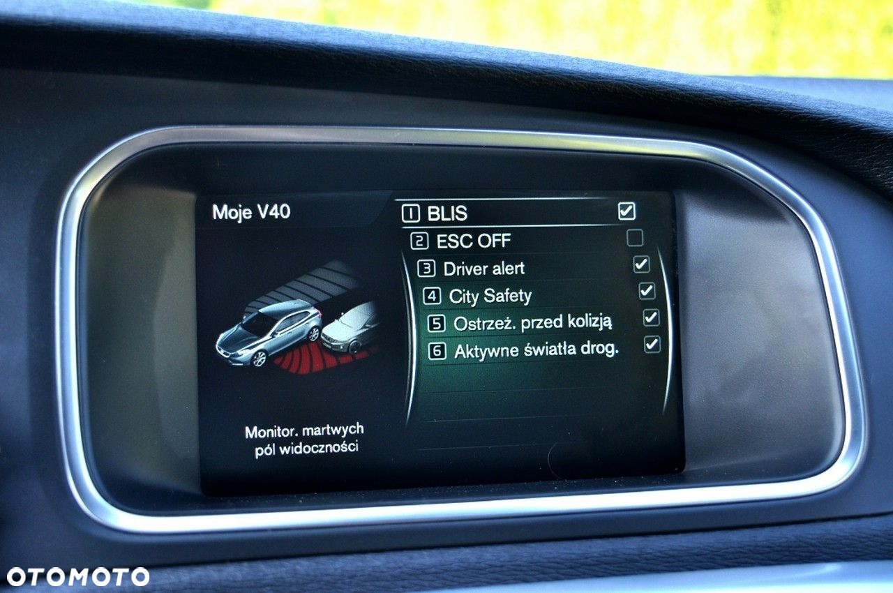 Volvo V40 D4 Drive-E Ocean Race - 26
