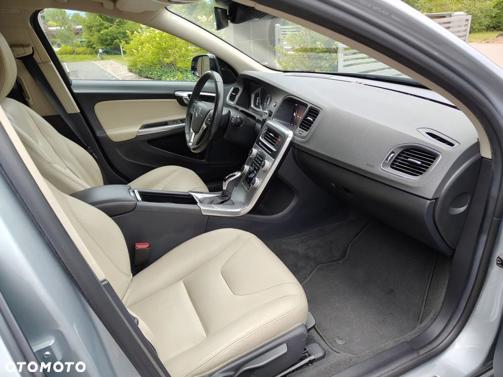 Volvo V60 Cross Country T5 AWD Momentum - 20