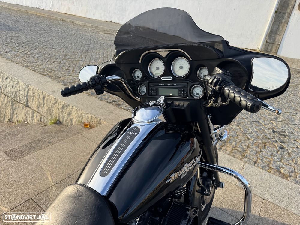 Harley-Davidson Street Street Glide - 14