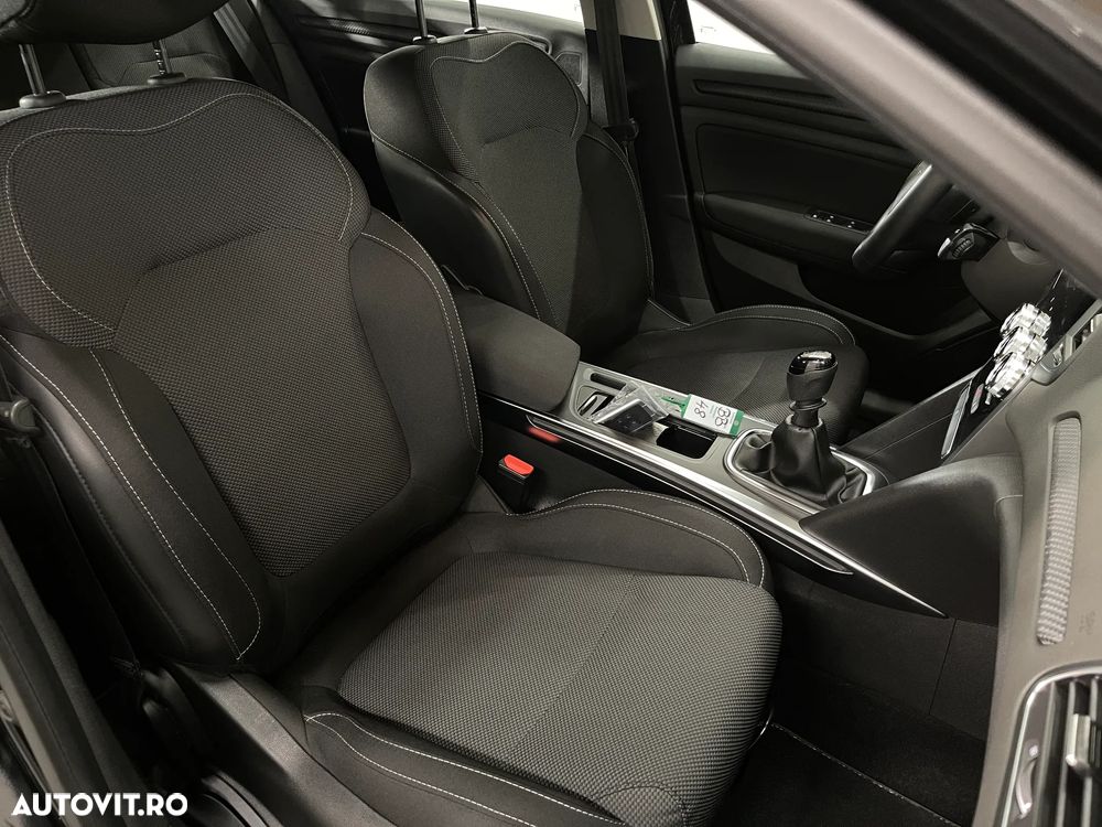 Renault Megane TCe 140 GPF Equilibre - 11