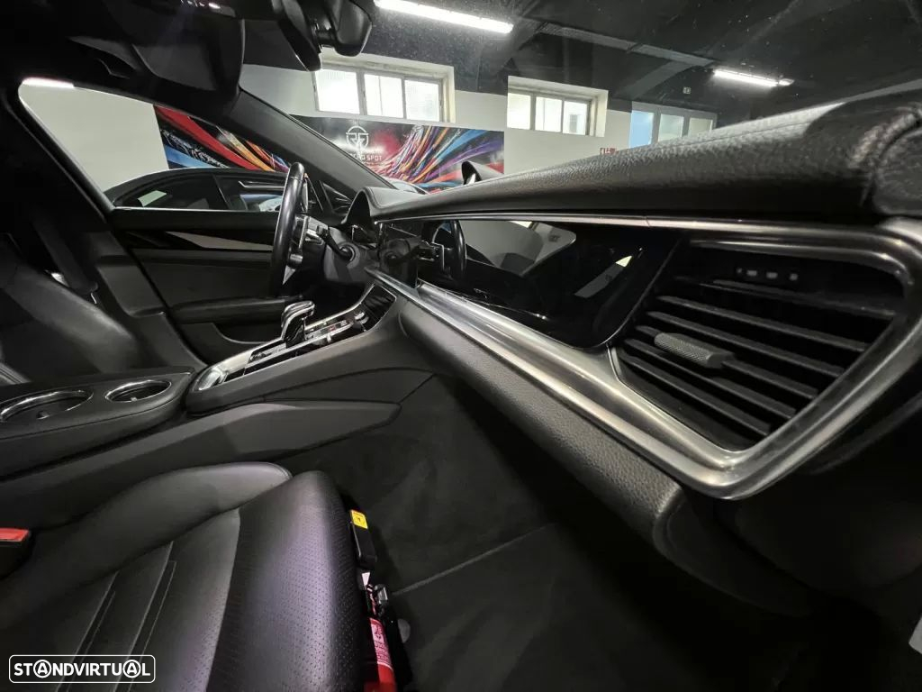 Porsche Panamera 4 E-Hybrid Executive - 8