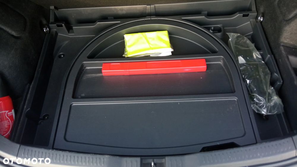 Toyota Auris Hybrid 135 Premium - 25