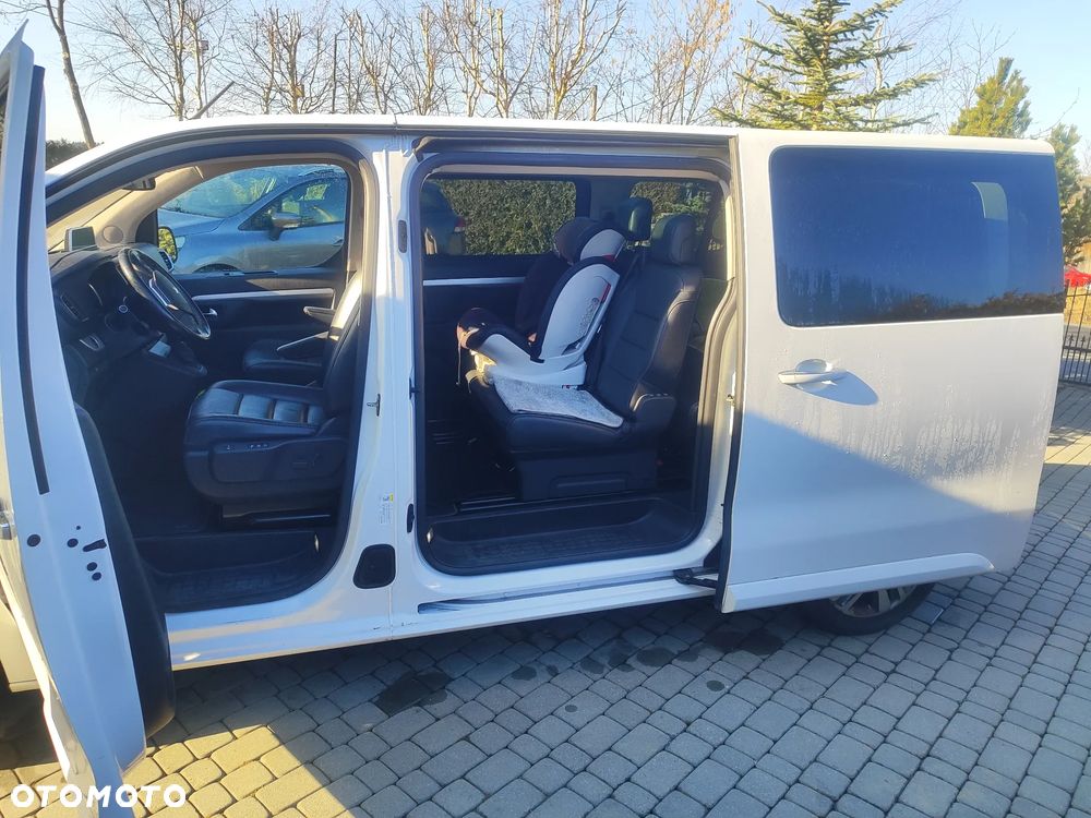 Peugeot Traveller - 12