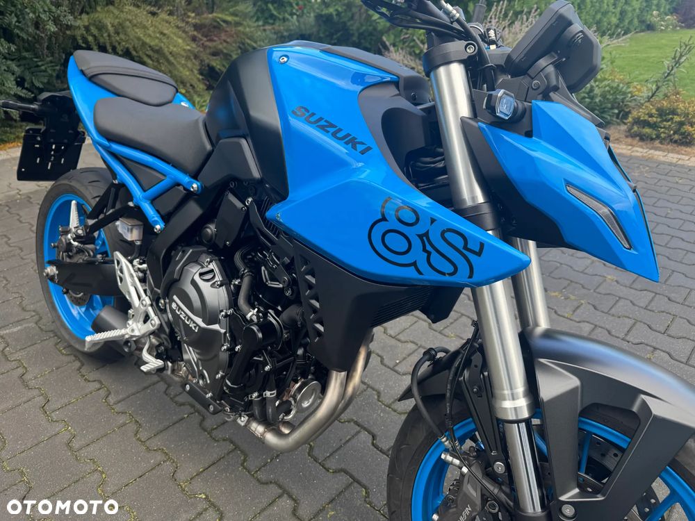 Suzuki GSX - 14
