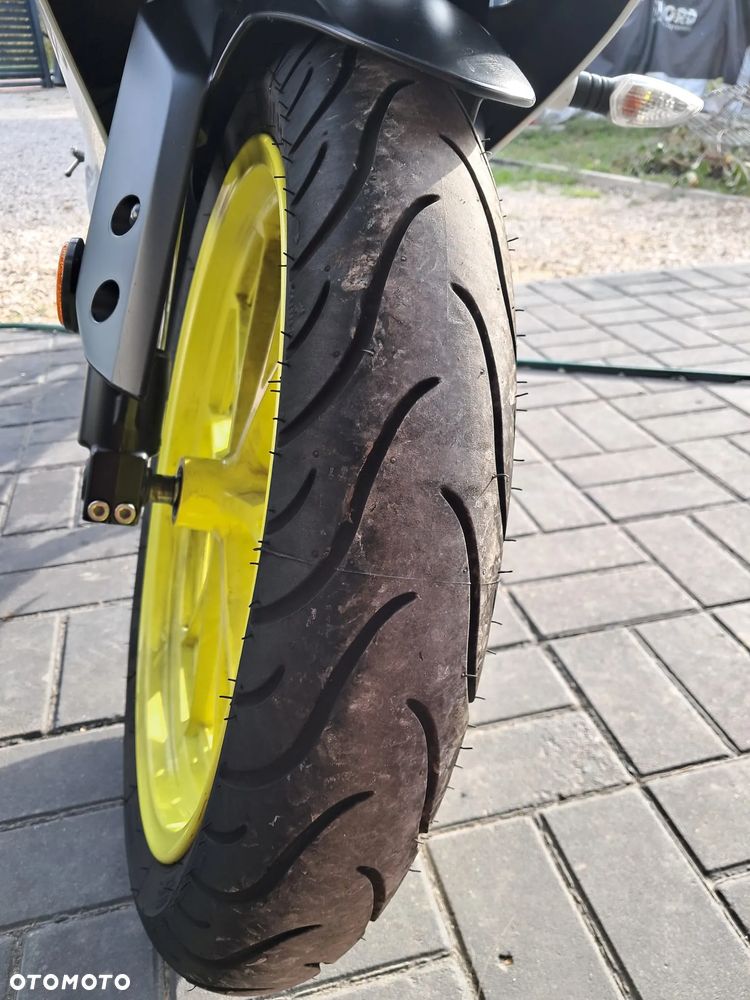 Yamaha YZF - 17