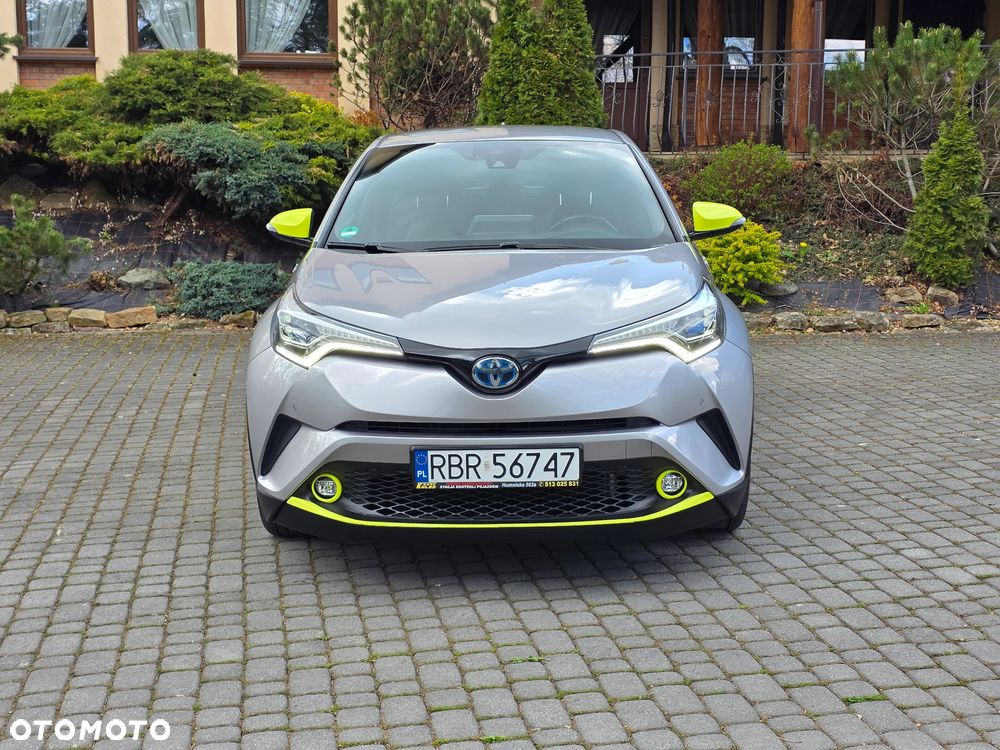Toyota C-HR 1.8 Hybrid Neon Lime powered by JBL - 3