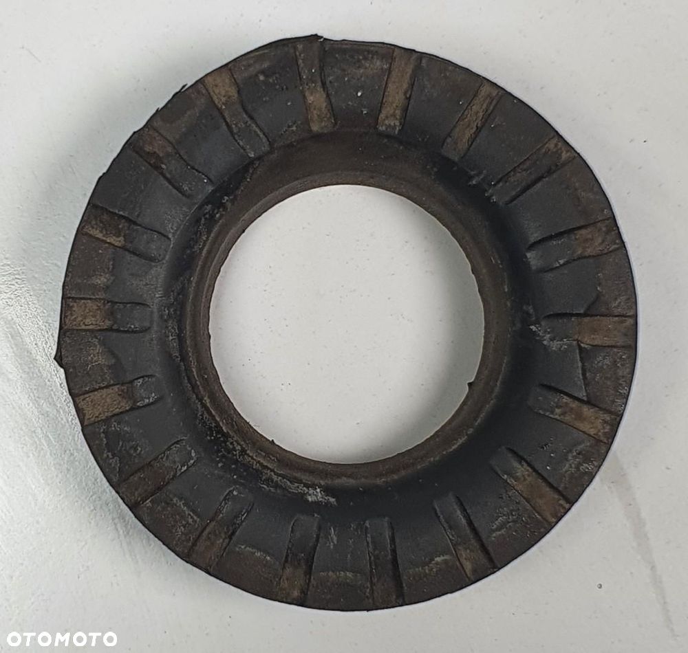 PODKŁADKA GUMA POD SPRĘŻYNĘ TYŁ OPEL CORSA D 55700710 - 1