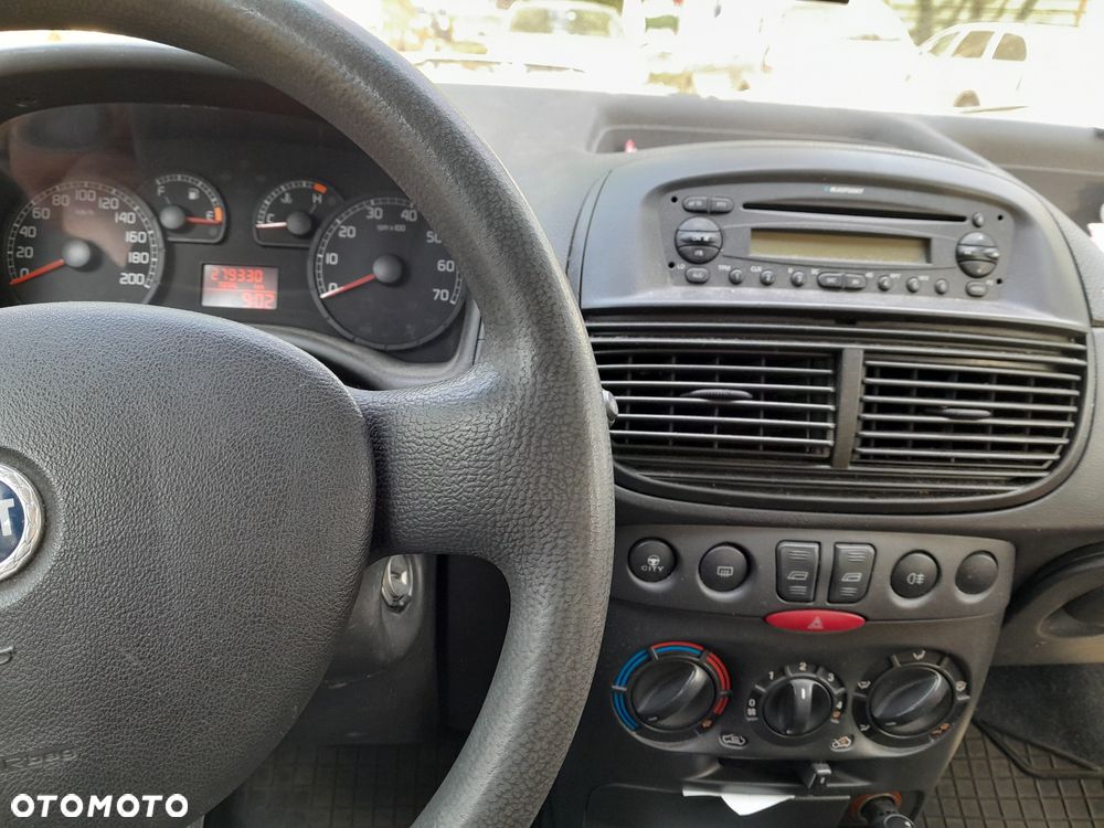 Fiat Punto 1.2 8V Active - 9