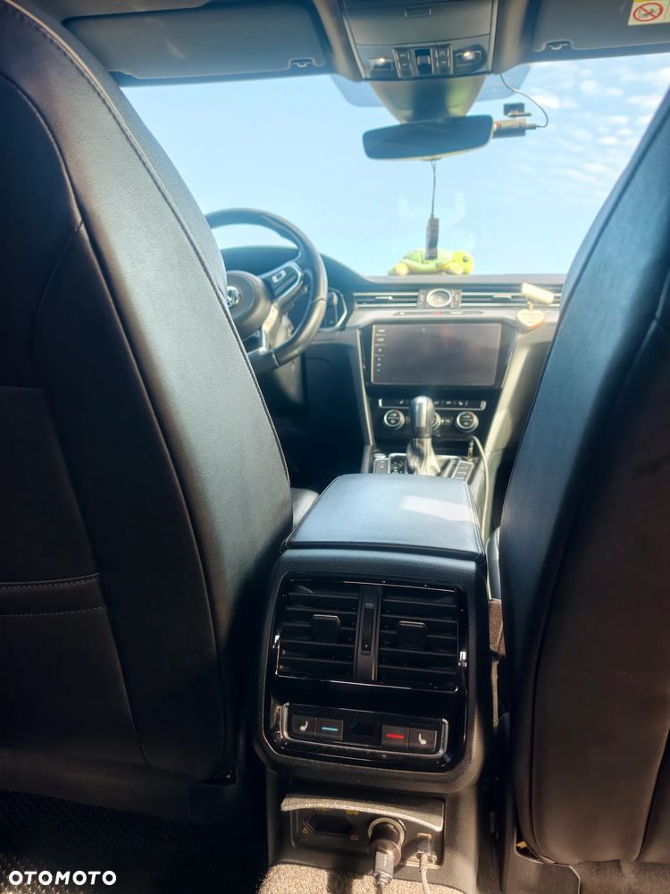 Volkswagen Arteon 2.0 TDI SCR DSG R-Line - 12