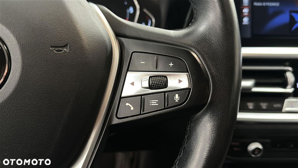 BMW Seria 3 318d - 23