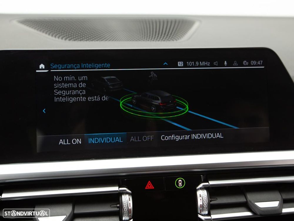 BMW 330 e Pack Desportivo M Auto - 37