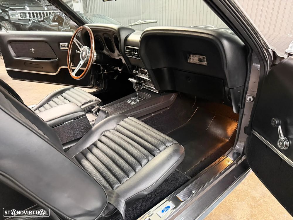 Ford Mustang - 27