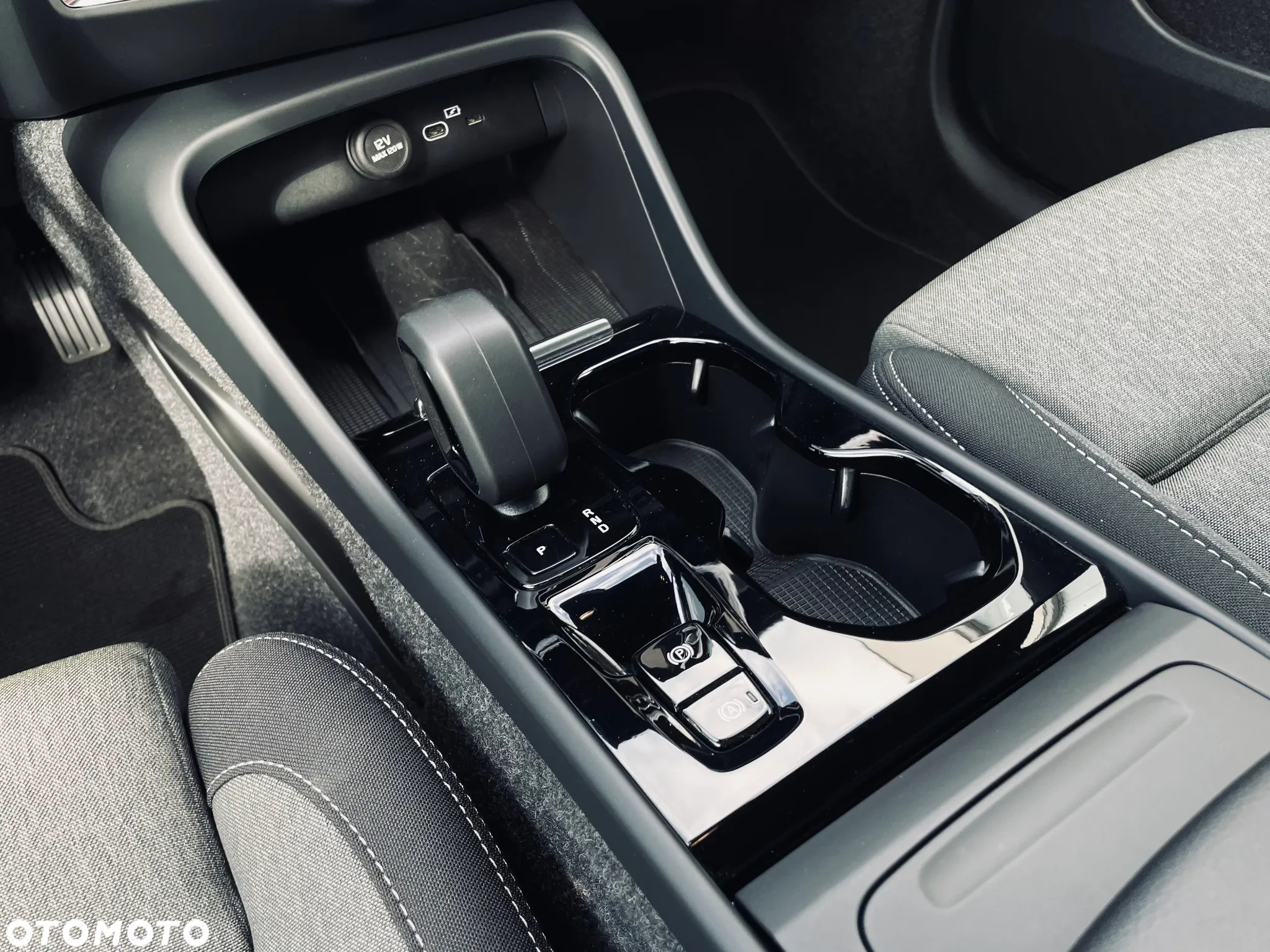Volvo XC 40 B4 Plus Dark - 21