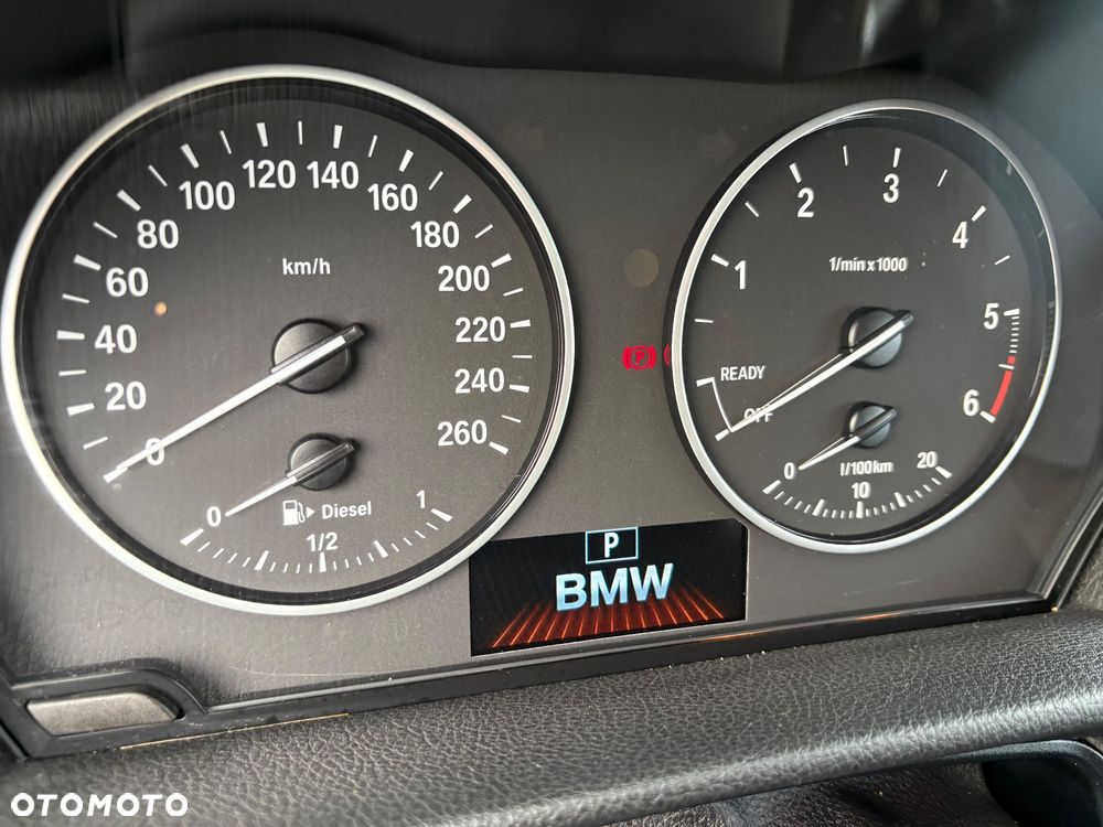 BMW Seria 2 216d - 24