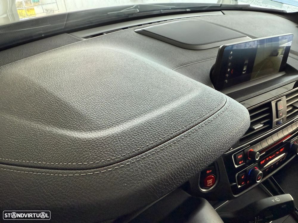 BMW M2 Competition Auto - 25