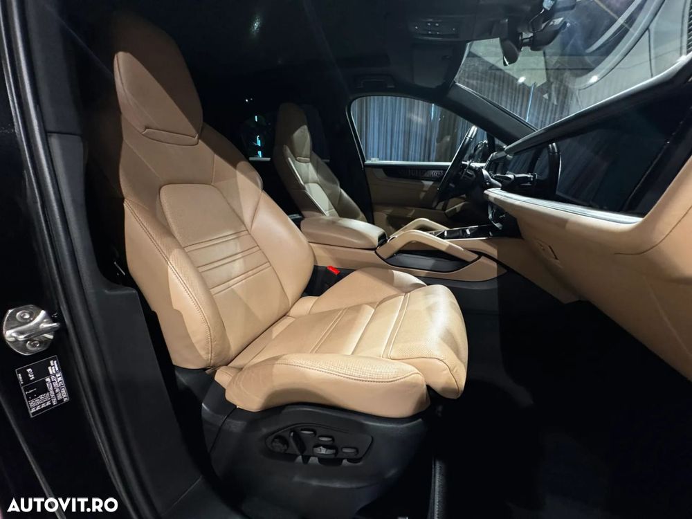 Porsche Cayenne Coupe - 15