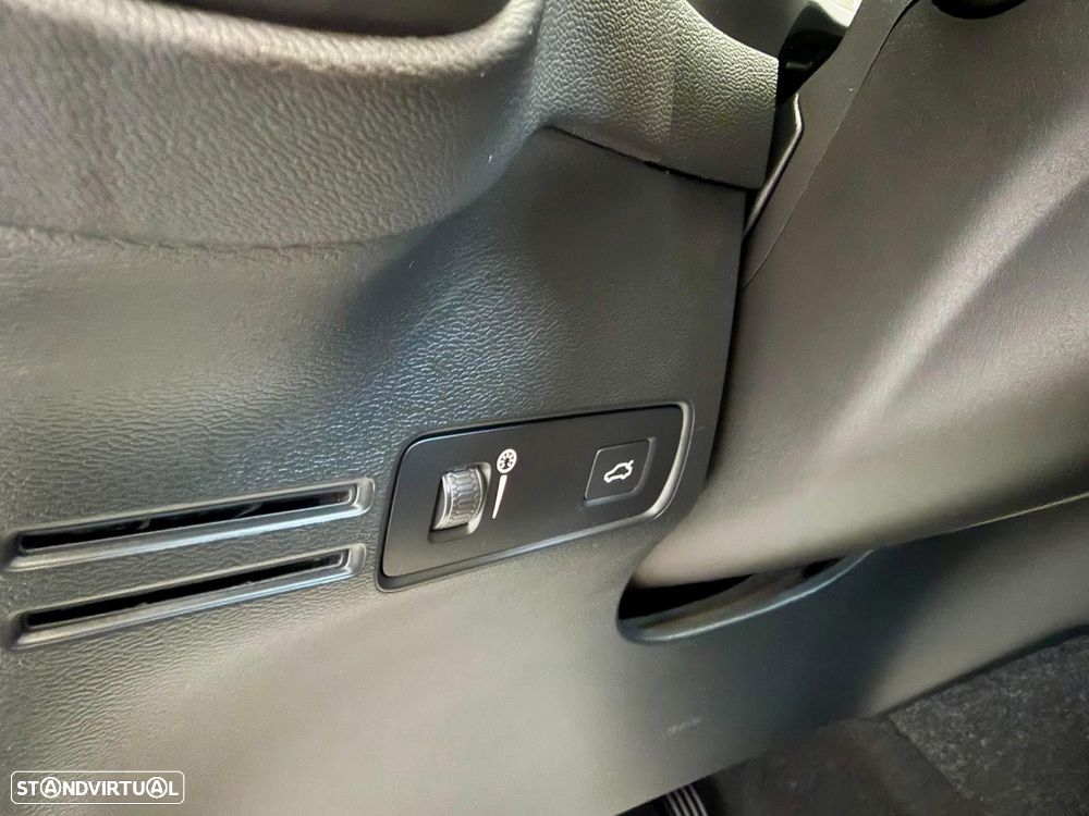 Volvo XC 40 1.5 T2 Essential Auto - 25