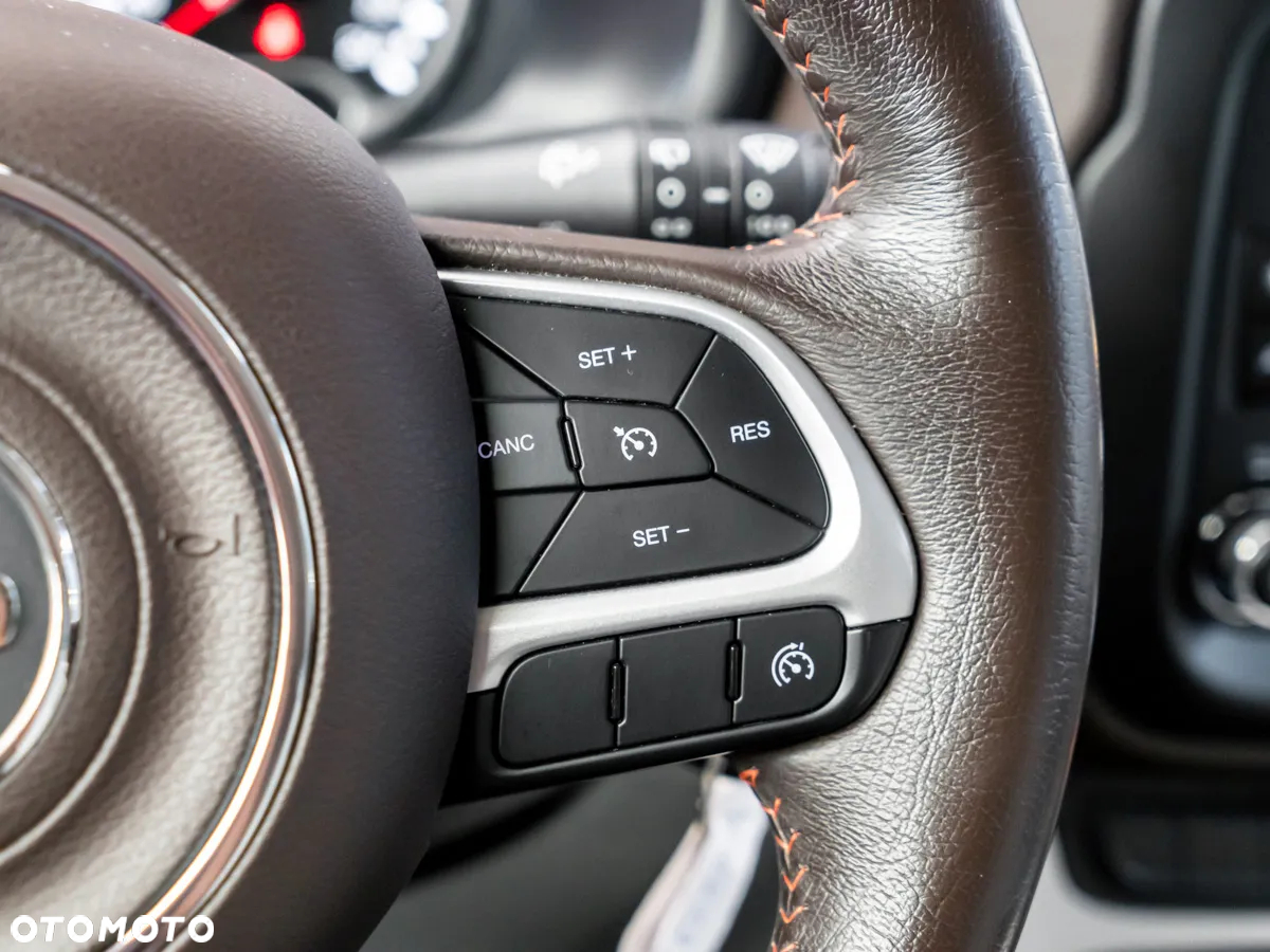 Jeep Renegade 1.4 MultiAir Limited FWD S&S - 26