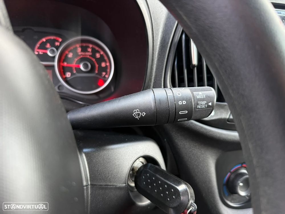 Fiat DOBLO CARGO 1.3 M-JET 95 CV - 3 LUGARES - IVA DEDUTIVÉL - 27