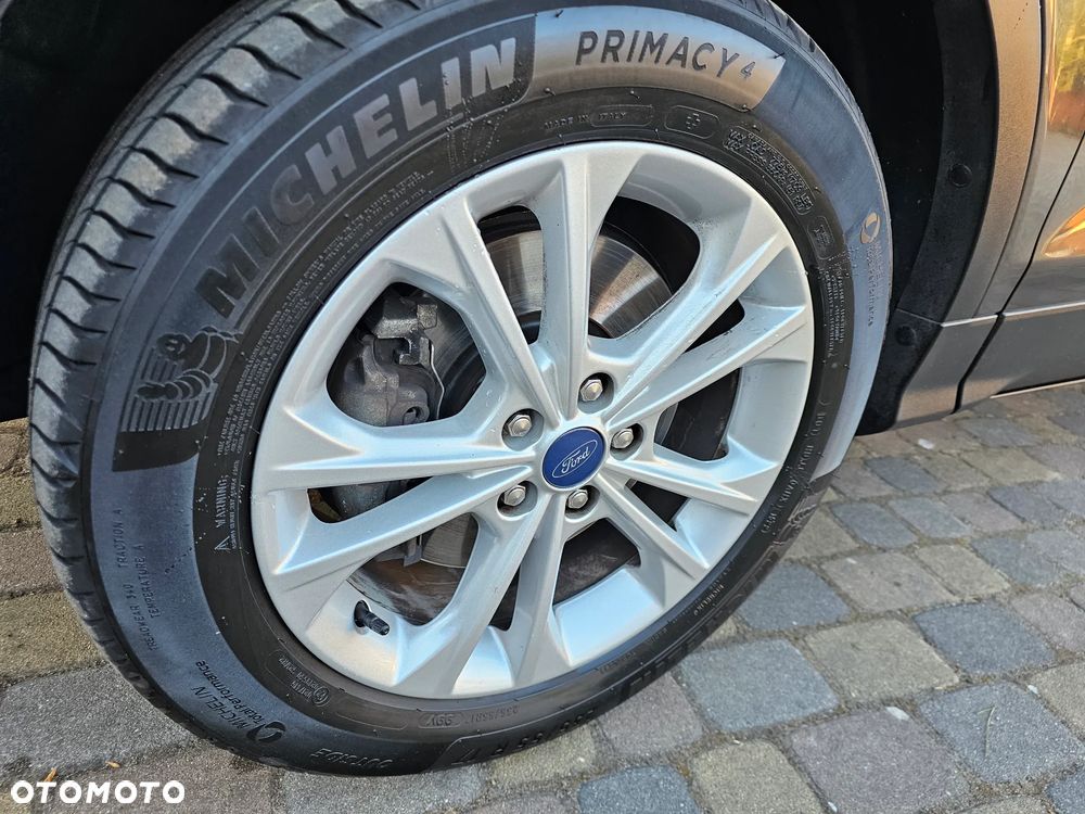 Ford Kuga - 18