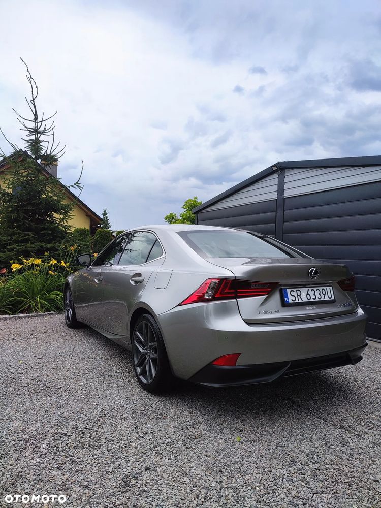 Lexus IS - 5