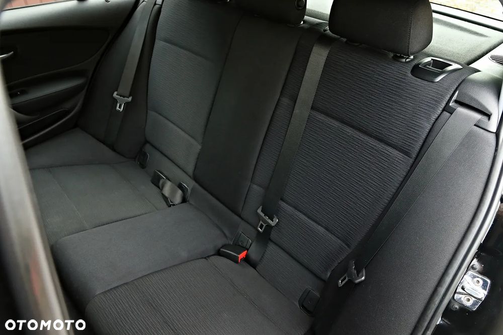 BMW Seria 1 116i - 32