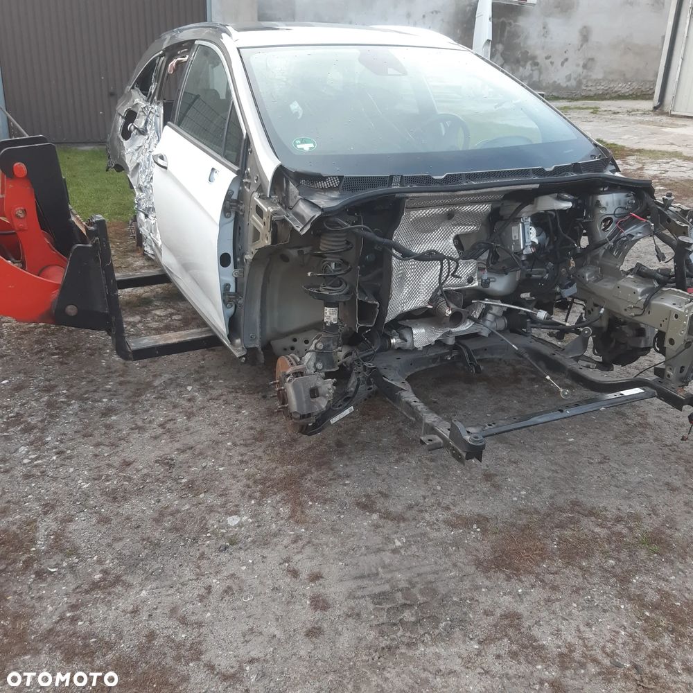 Opel Astra 2019 photo 2