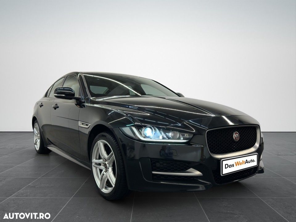 Jaguar XE 2.0 AWD R-Sport - 8