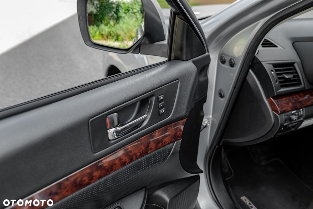 Subaru Outback 3.6 R Exclusive Navi - 19