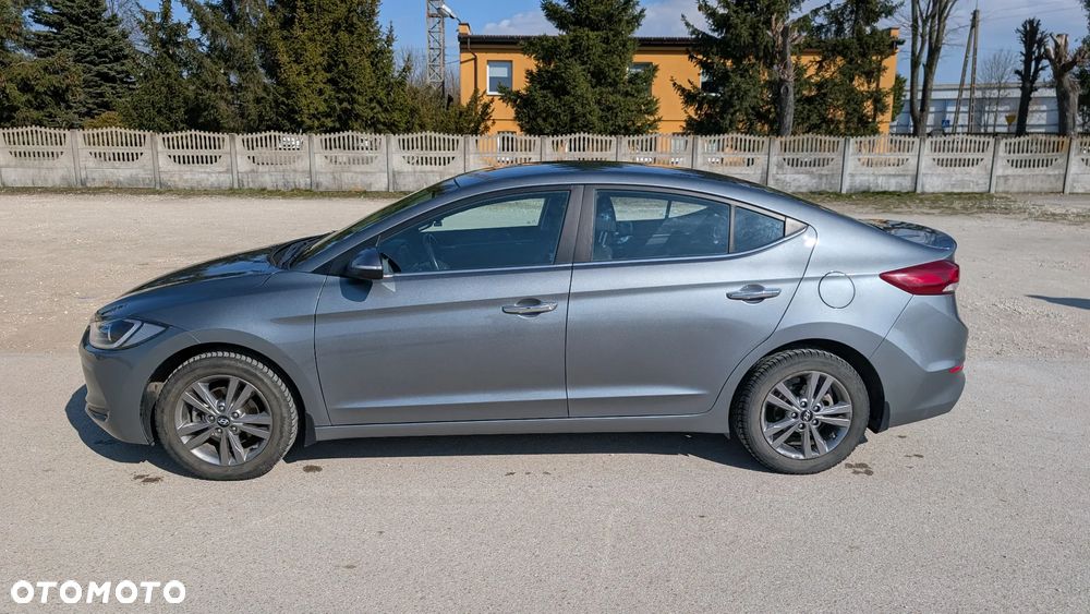 Hyundai Elantra - 6