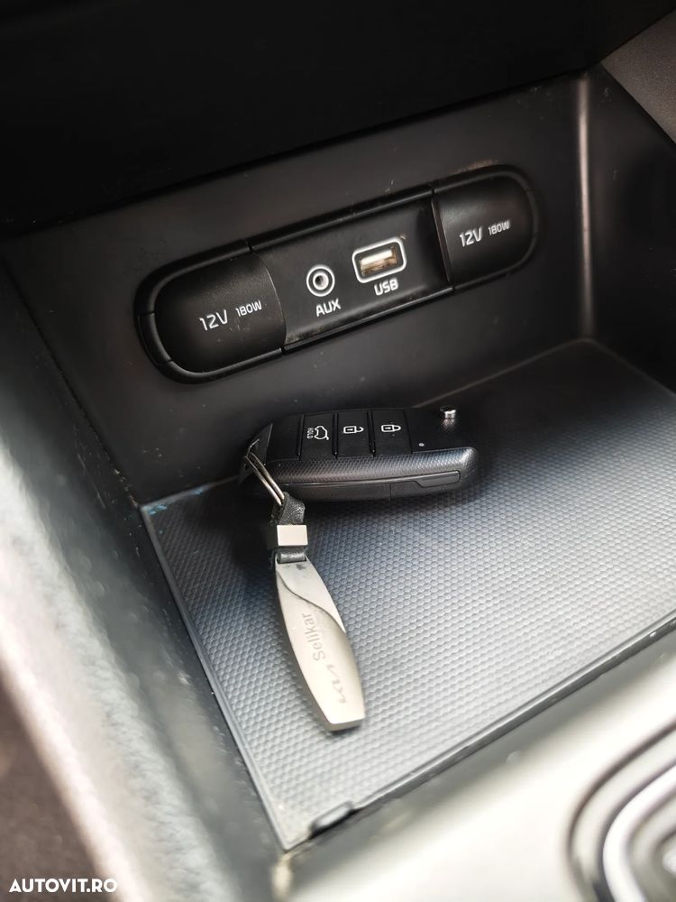 Kia Niro 1.6 GDI 2WD Aut. Spirit - 24