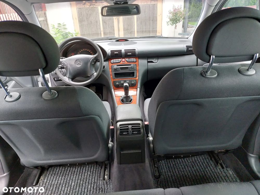 Mercedes-Benz Klasa C 180 T Kompressor Classic - 7