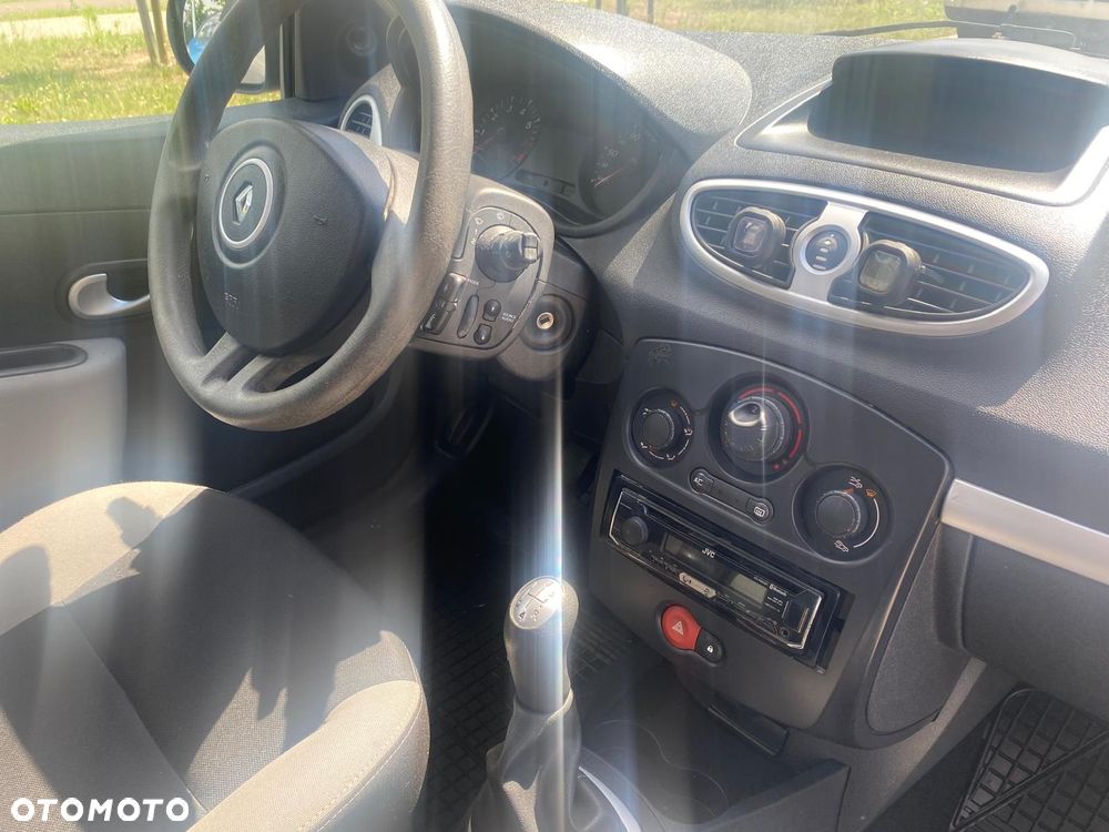 Renault Clio 1.2 16V Wind - 12