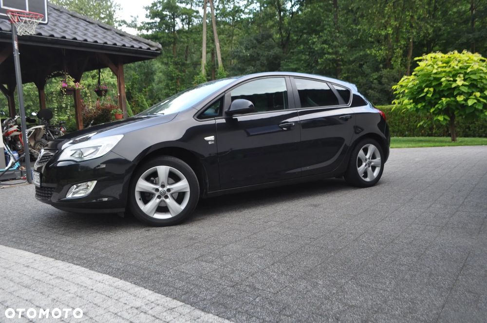 Opel Astra 1.4 Turbo 150 Jahre - 8