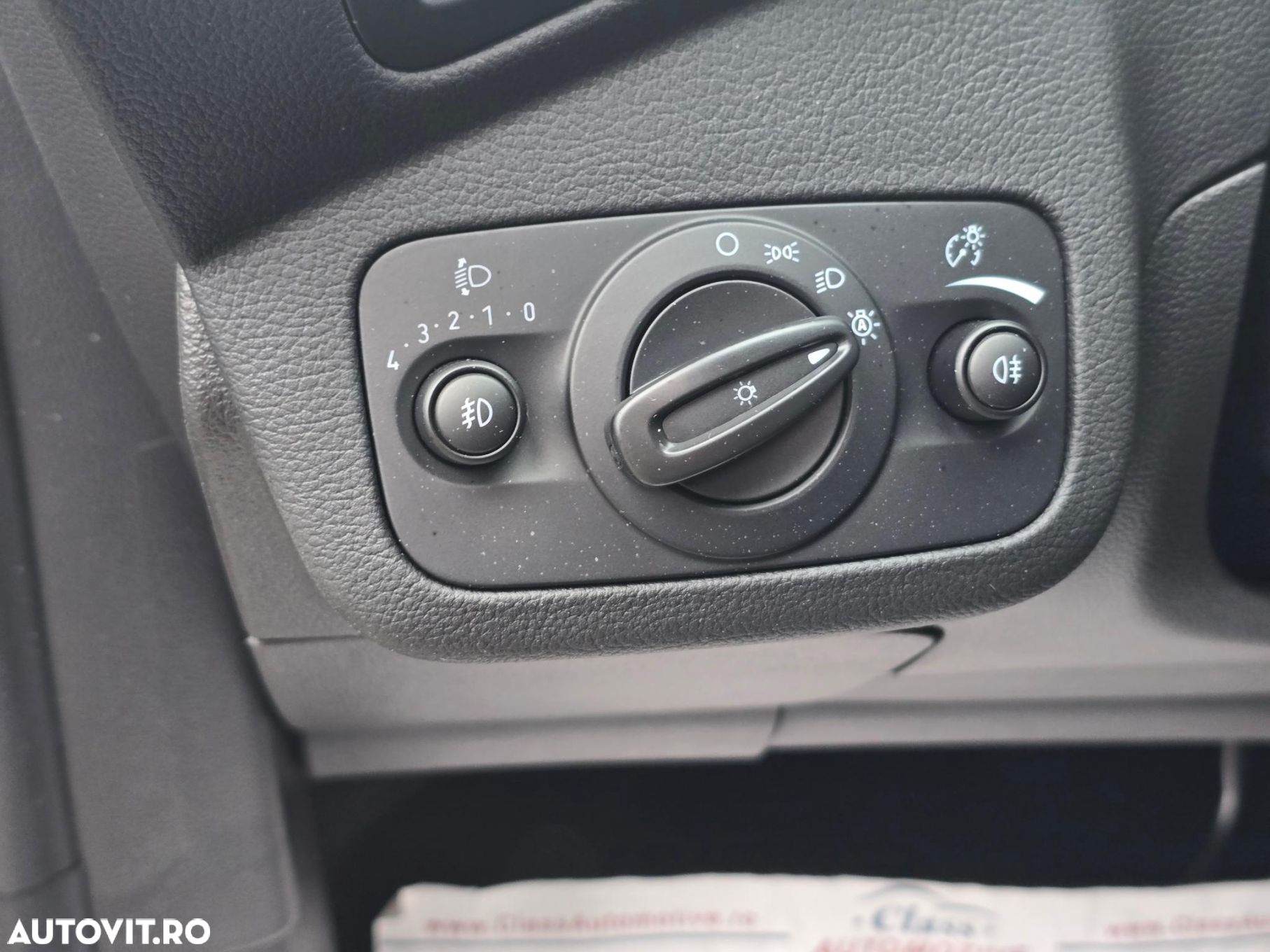 Ford Kuga - 8