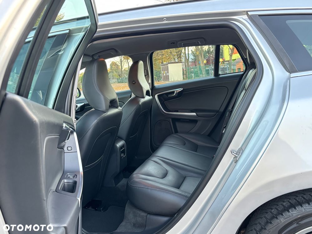 Volvo V60 D4 Geartronic Momentum - 20