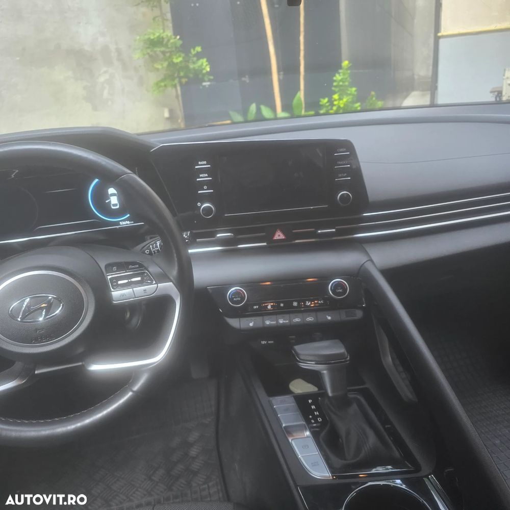 Hyundai Elantra 1.6 l 123 CP CVT Highway - 8