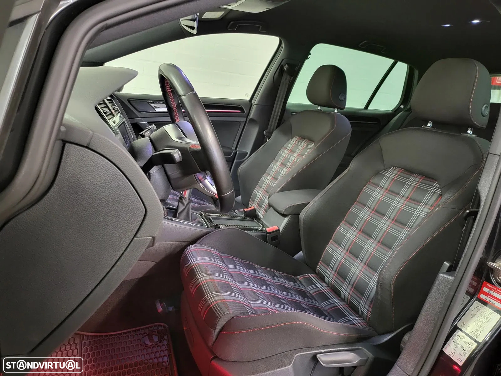 VW Golf 2.0 TSi GTi Performance - 17